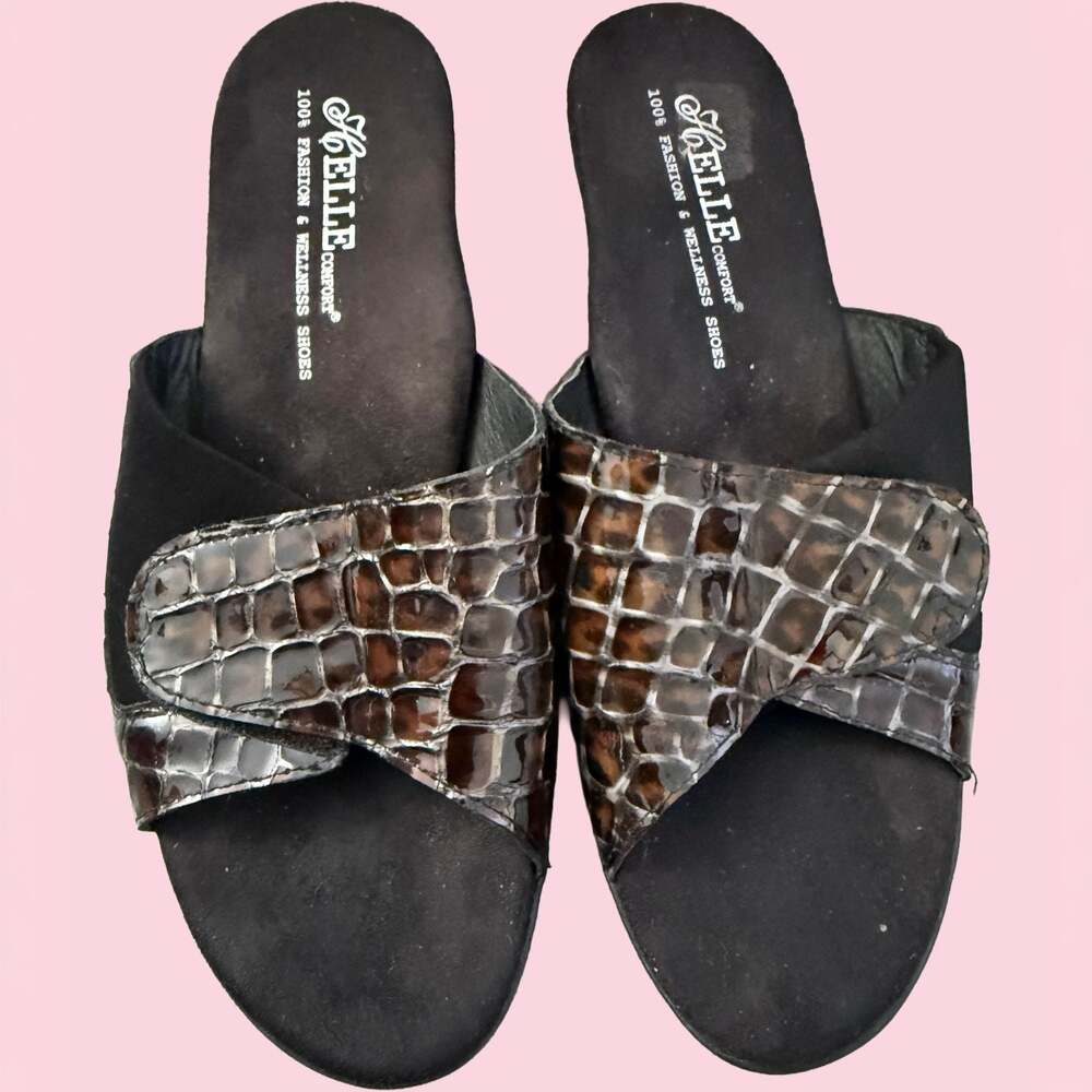 Helle Comfort Fashion & Wellness Open-Toe Croc Embossed Slide Sandals
